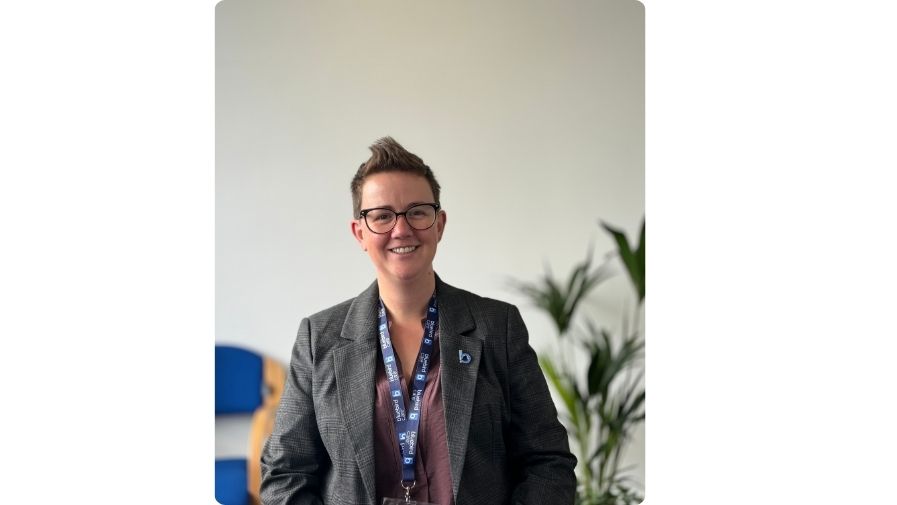 Kat Thomas RT Kat Thomas RT