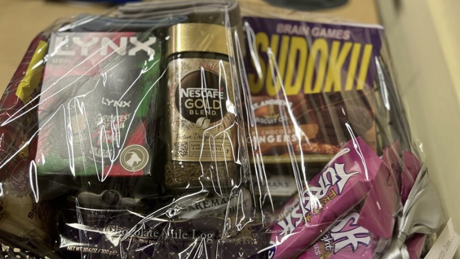 Hamper April Hamper April