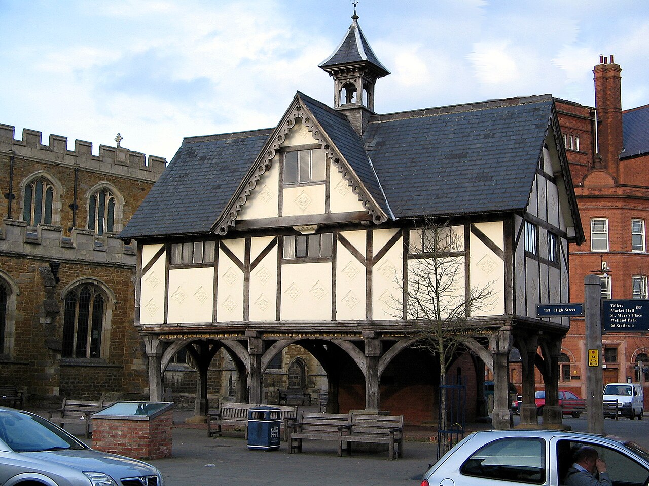 1280px-Market_Harborough_Grammar_School 1280px-Market_Harborough_Grammar_School