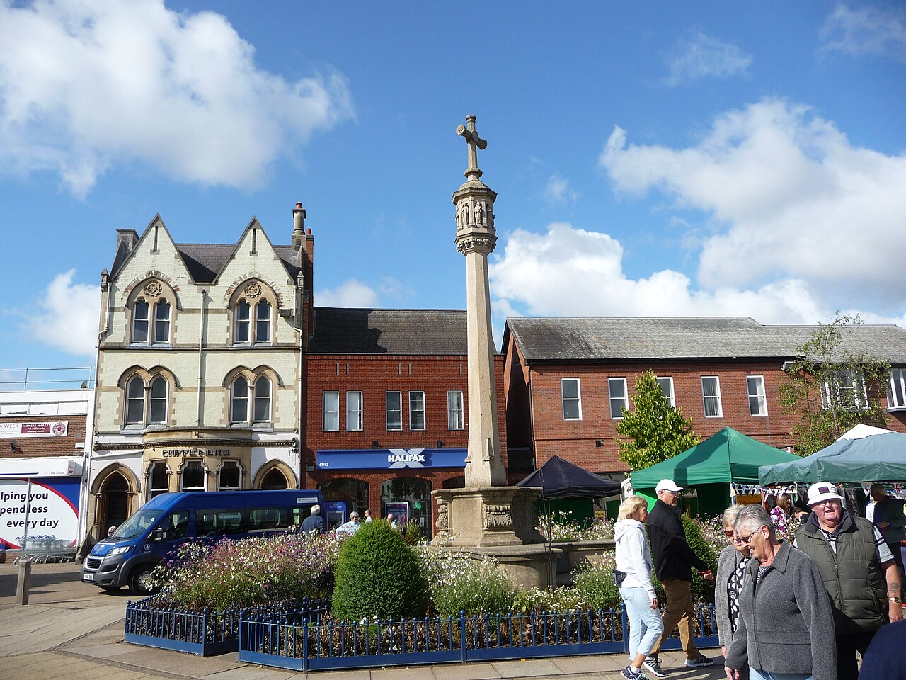 1280px-Market_cross_in_Market_Harborough_01